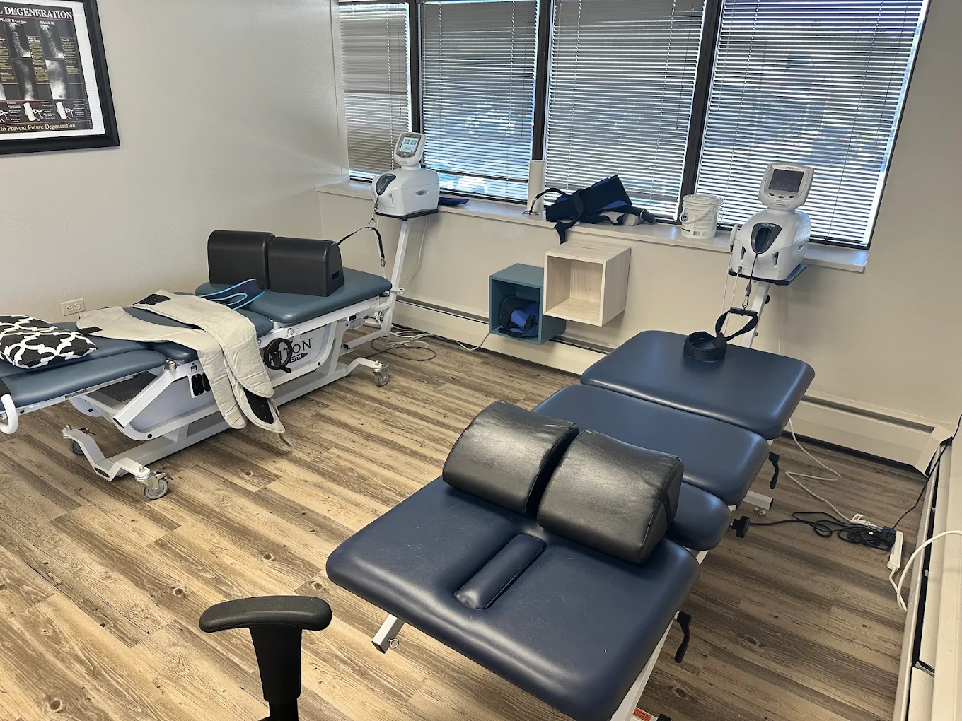 Spinal decompression table at Axis Health and Wellness in Centennial CO